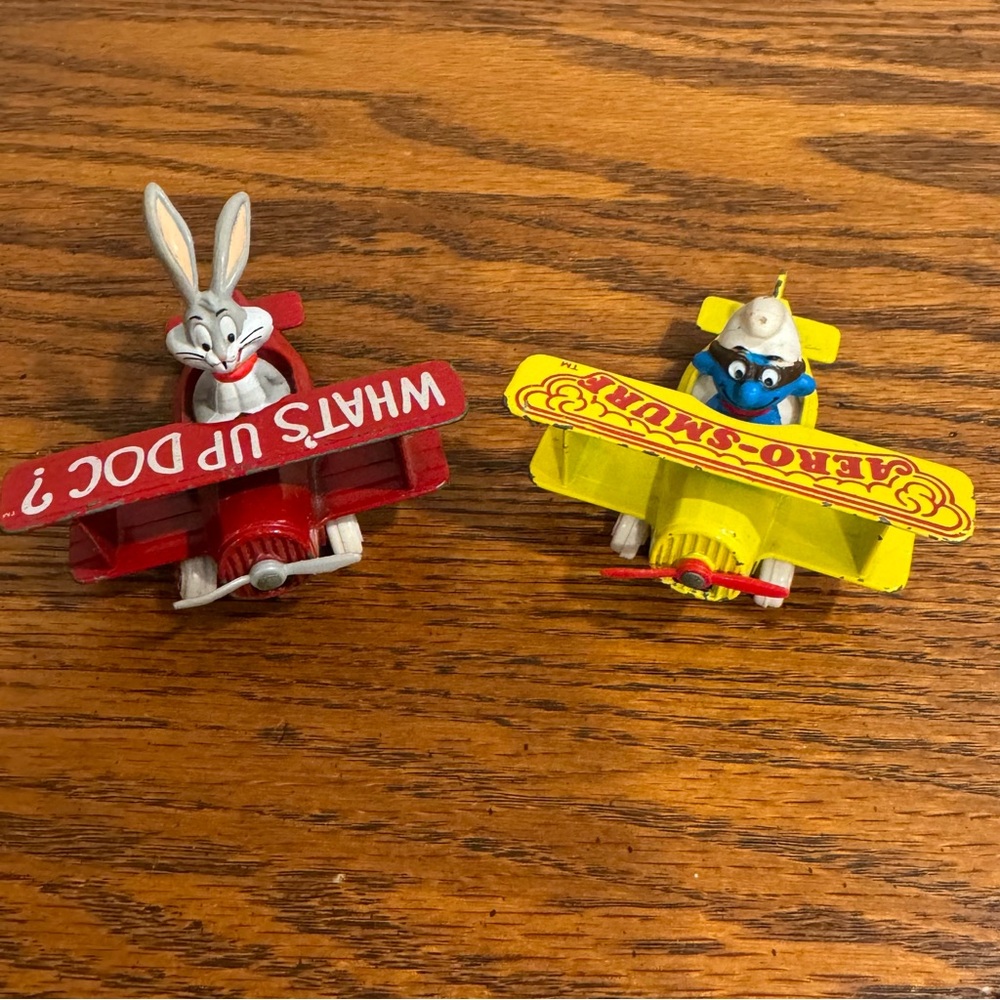 Vintage 1982 Smurf & 1988 Bugs Bunny Diecast Airplane Aero-Smurf What's Up Doc?